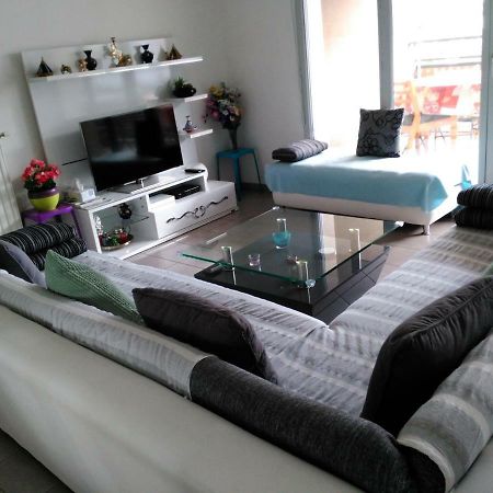 Appartement F3 avec Parking privée Saint-Priest  Esterno foto
