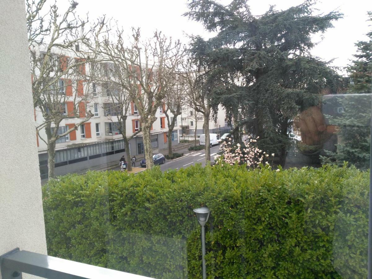 Appartement F3 avec Parking privée Saint-Priest  Esterno foto
